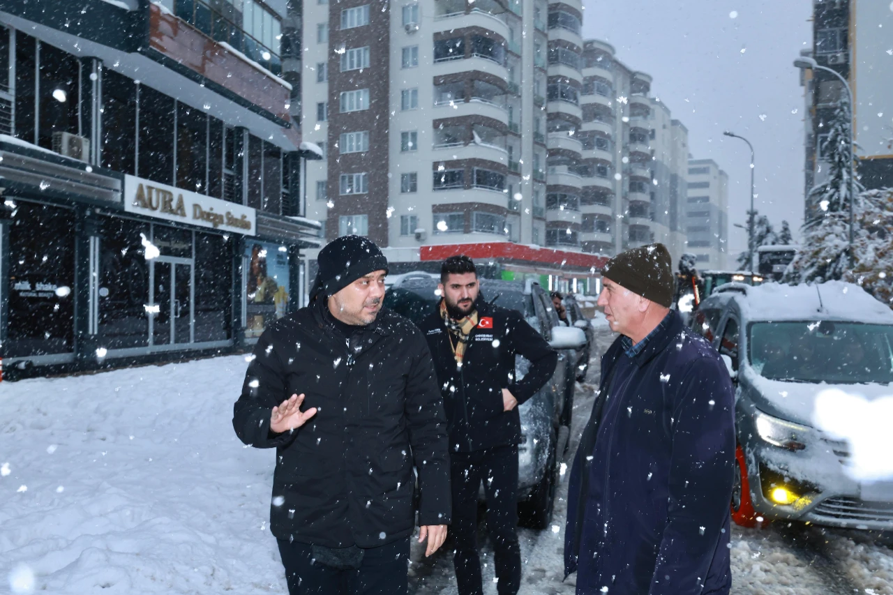 Kahramanmaraş'ta Don Ve Buzlanmaya Karşı Belediyeden Önlem Yağmuru! (2)