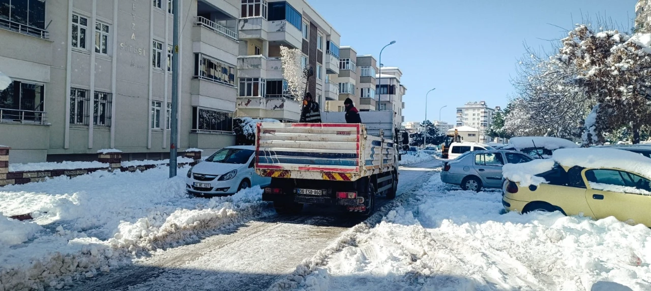 Kahramanmaraş'ta Don Ve Buzlanmaya Karşı Belediyeden Önlem Yağmuru! (4)