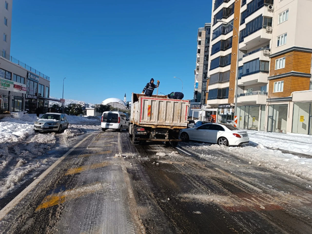 Kahramanmaraş'ta Don Ve Buzlanmaya Karşı Belediyeden Önlem Yağmuru! (6)
