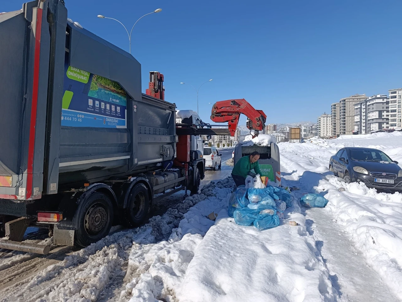 Kahramanmaraş'ta Don Ve Buzlanmaya Karşı Belediyeden Önlem Yağmuru! (8)