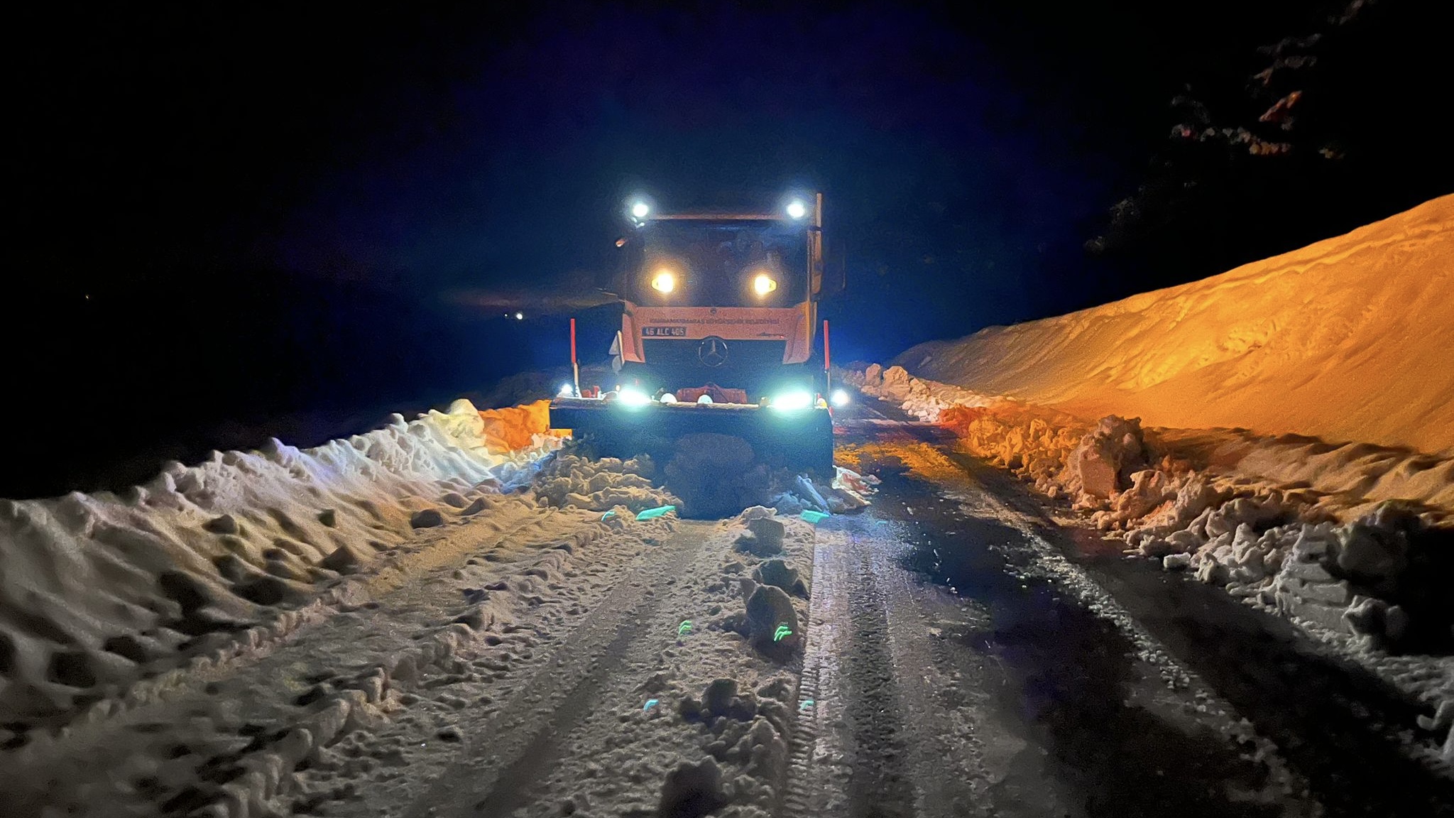 Kahramanmaraş’ta Ekipler Cadde, Sokak Ve Kırsal Alanlarda Karla Mücadele Ediyor (1)