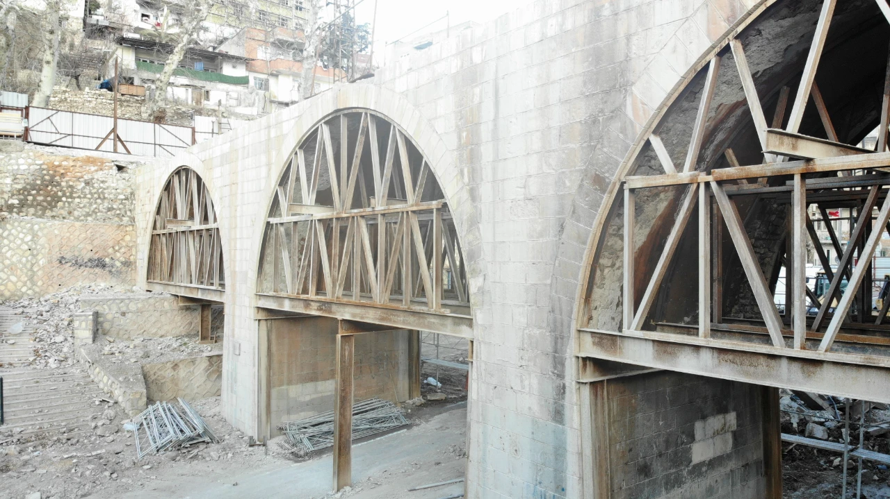 Kahramanmaraş’ta Kanlıdere Köprüsü Aslına Uygun Şekilde Restore Ediliyor (1)