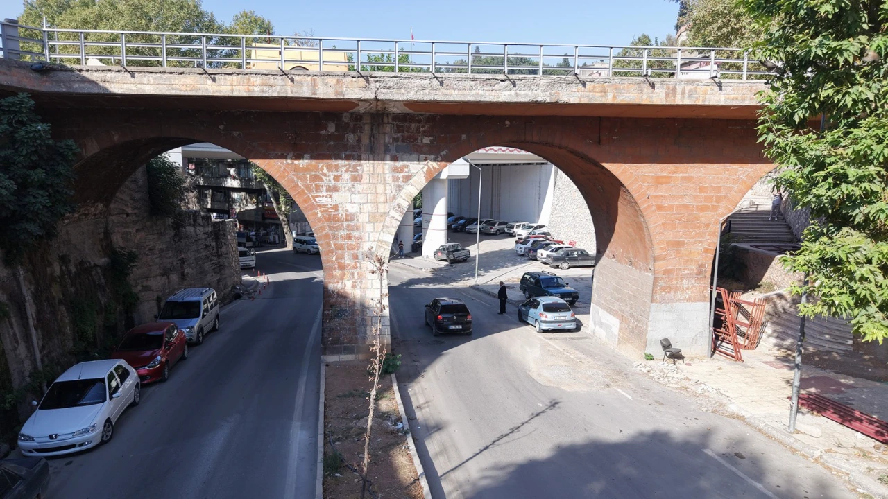 Kahramanmaraş’ta Kanlıdere Köprüsü Aslına Uygun Şekilde Restore Ediliyor (6)