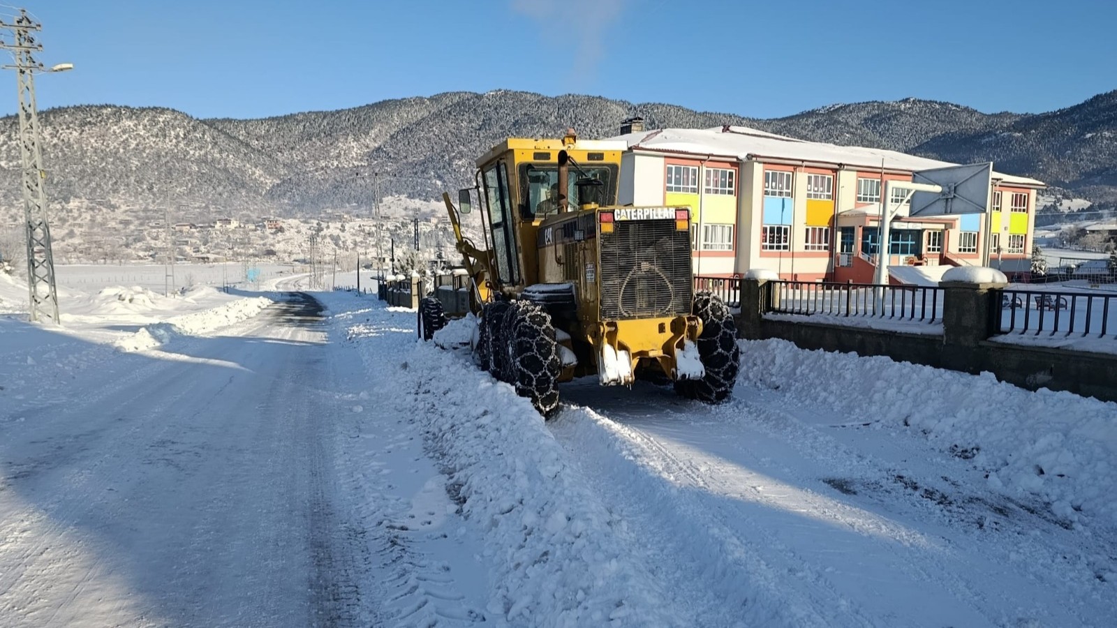 Kahramanmaraş’ta Kapanan Yollar Ulaşıma Açılıyor (3)