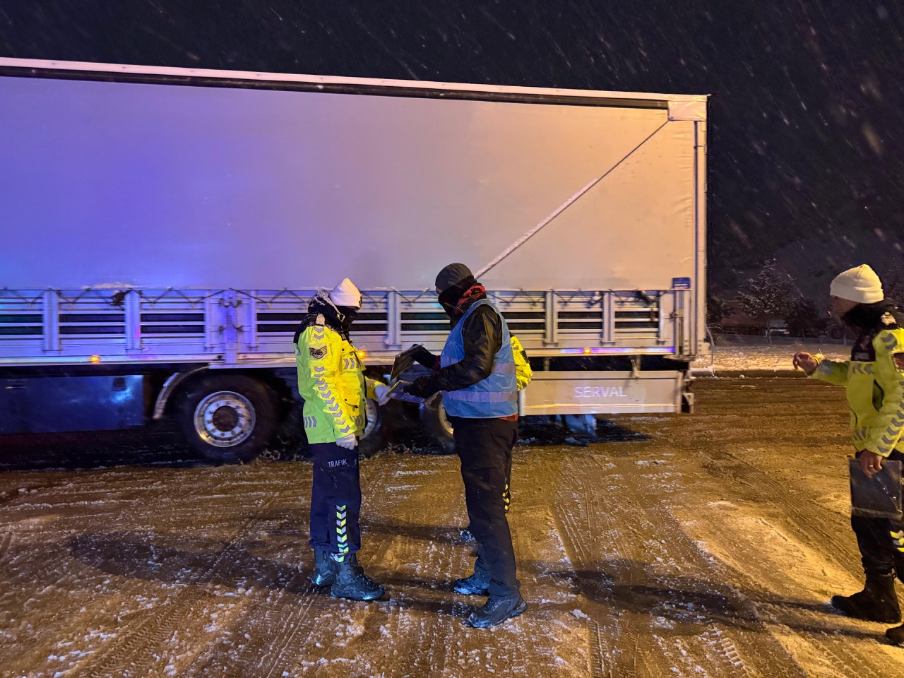 Kahramanmaraş’ta Kar Etkili Oldu, Ülkü Ocakları Sahaya Indibüyük Whatsapp Image 2026 01 23 At 11.44.36 (3)