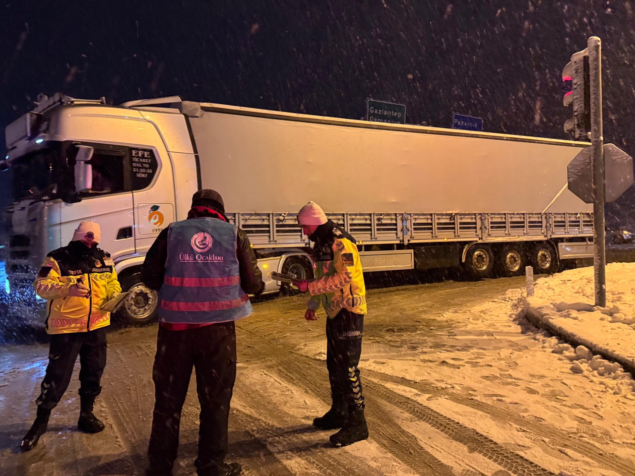 Kahramanmaraş’ta Kar Etkili Oldu, Ülkü Ocakları Sahaya Indibüyük Whatsapp Image 2026 01 23 At 11.44.36