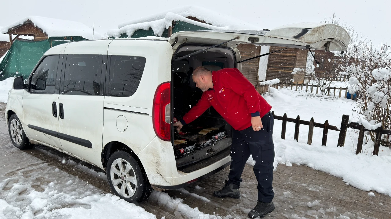 Kahramanmaraş’ta Kar Ve Soğuk Hava Altında Sokak Hayvanlarına Yardım Eli (1)