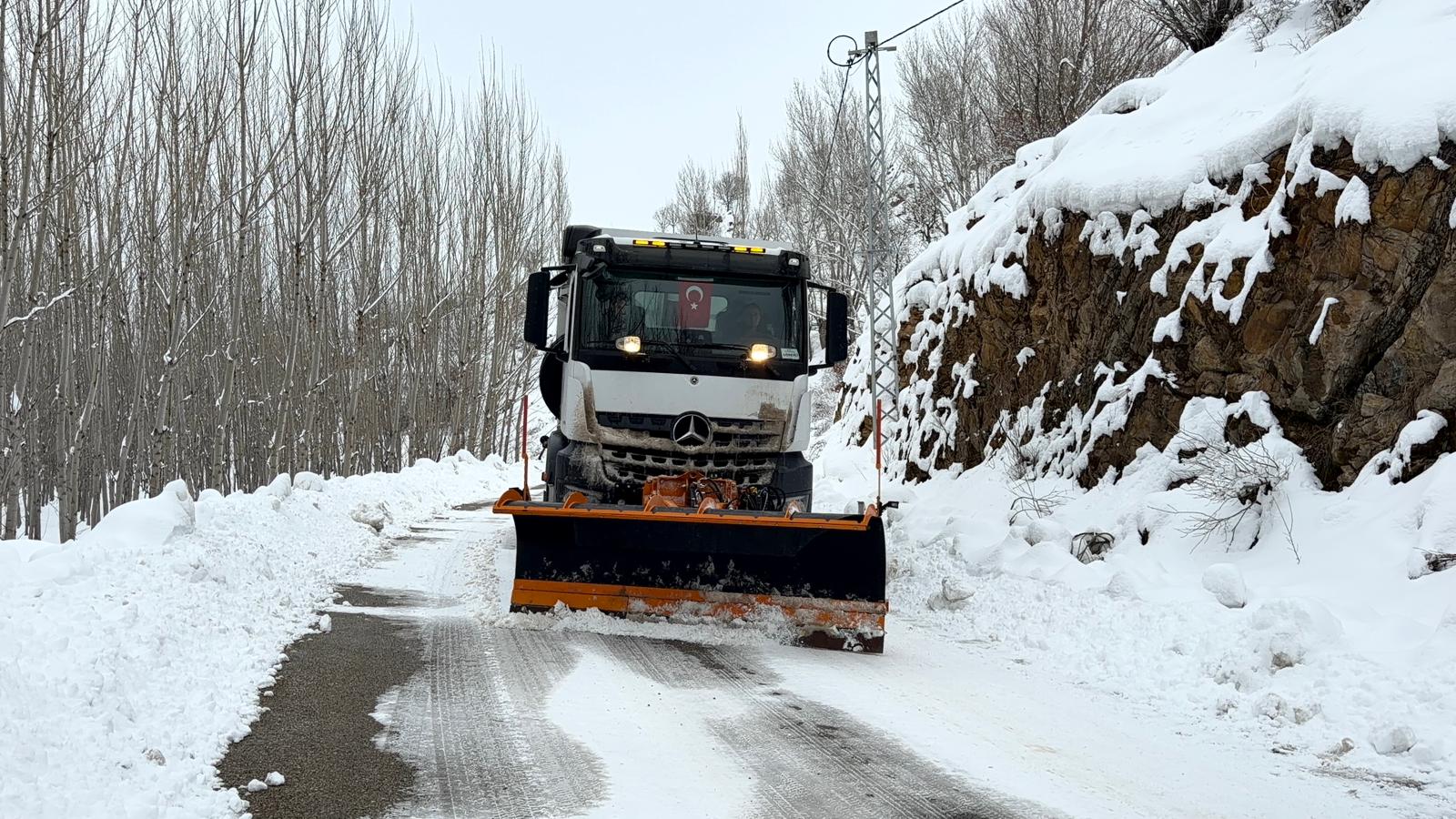 Kahramanmaraş’ta Karın En Yoğun Olduğu Ilçede Yollar Açık Tutuluyor1