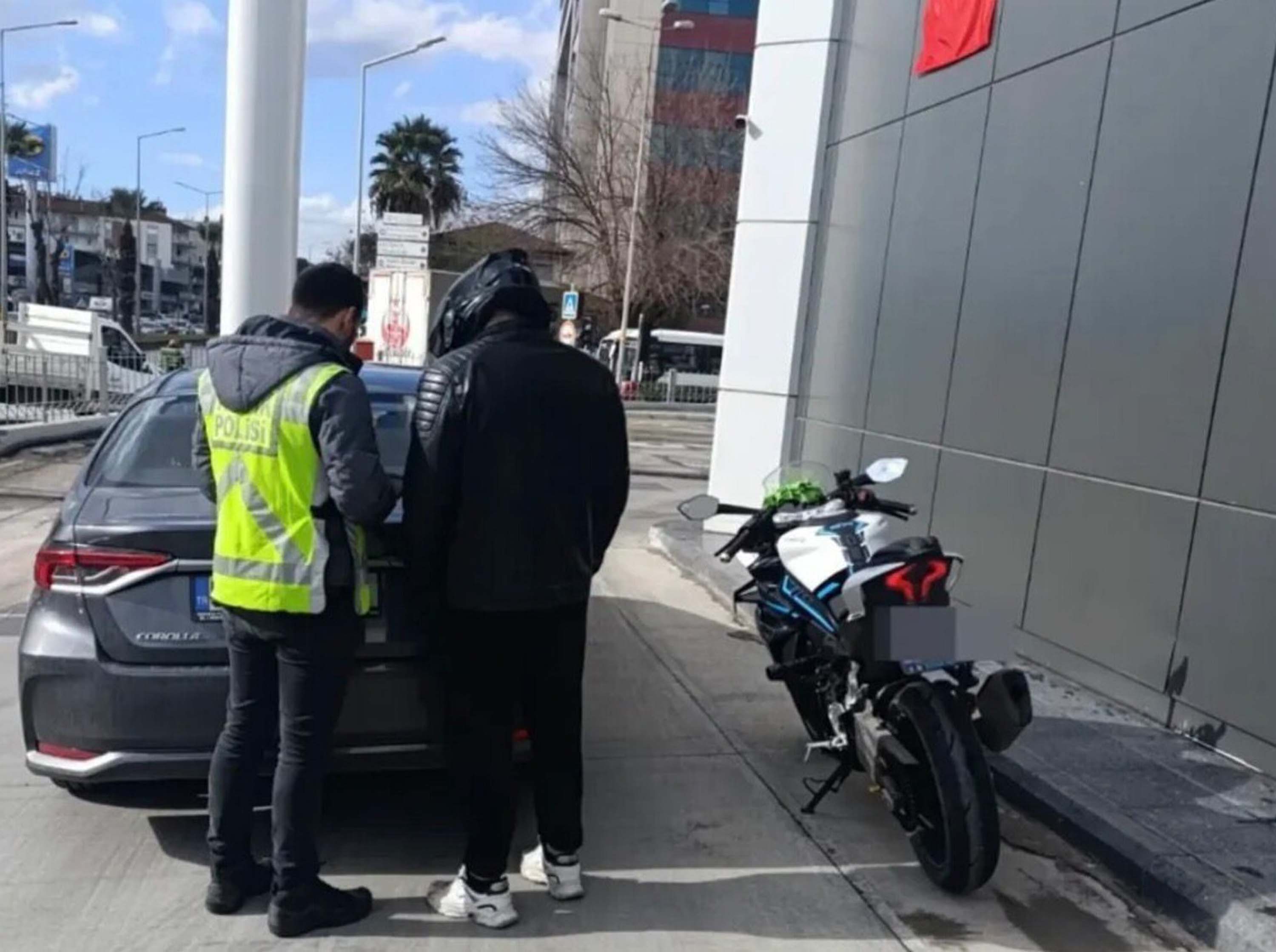 Trafiği Tehlikeye Atıp Paylaşan Motosiklet Sürücüsüne 21 Bin Tl Ceza Ve Ehliyet Iptali2