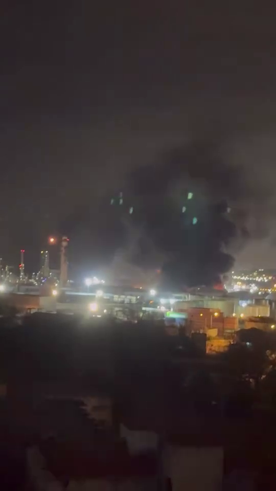 Tüpraş İzmit Rafinerisi'ndeki Yangın Kısa Sürede Kontrol Altına Alındı1