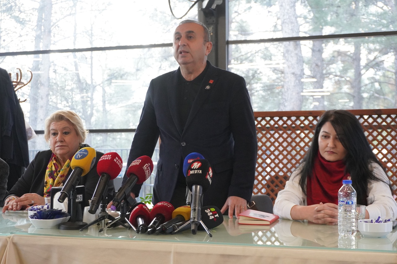 Ünal Ateş Yerel Basın Olmadan Demokrasi Eksik Kalır (2)