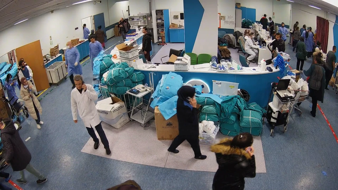 6 Şubat’ta Ameliyat Sırasında Ikinci Depreme Yakalandılar, Sedyeyi Bırakmadılar (3)