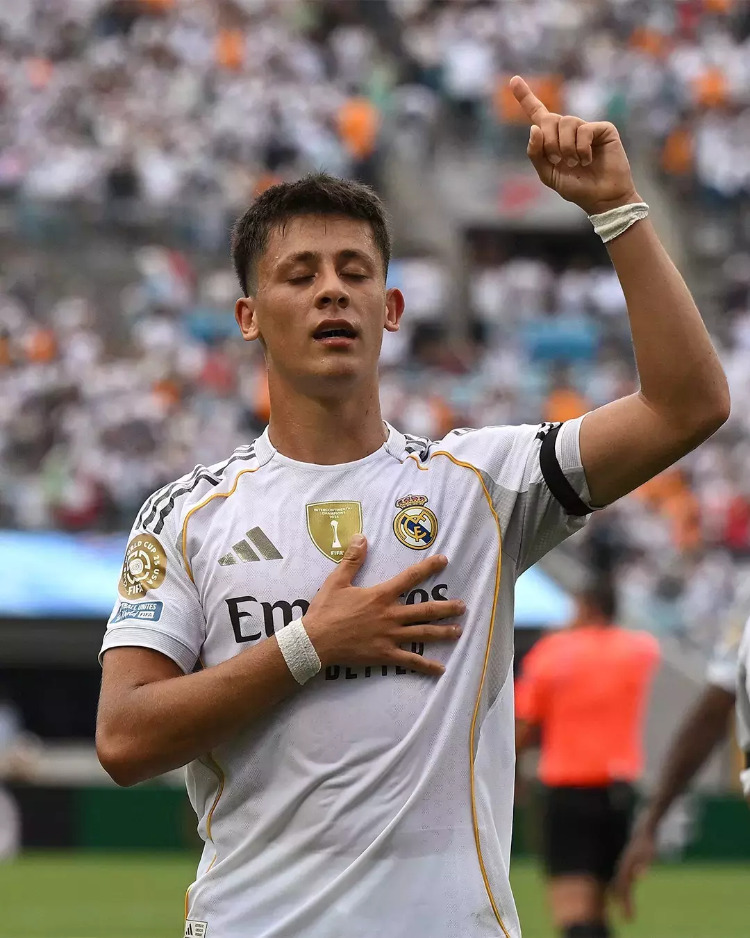 Arda Güler’in 21. Yaşı Ve Real Madrid’de 100. Maçı Sürpriz Doğum Günü Ve Pastadaki Mesaj Gündem Oldu