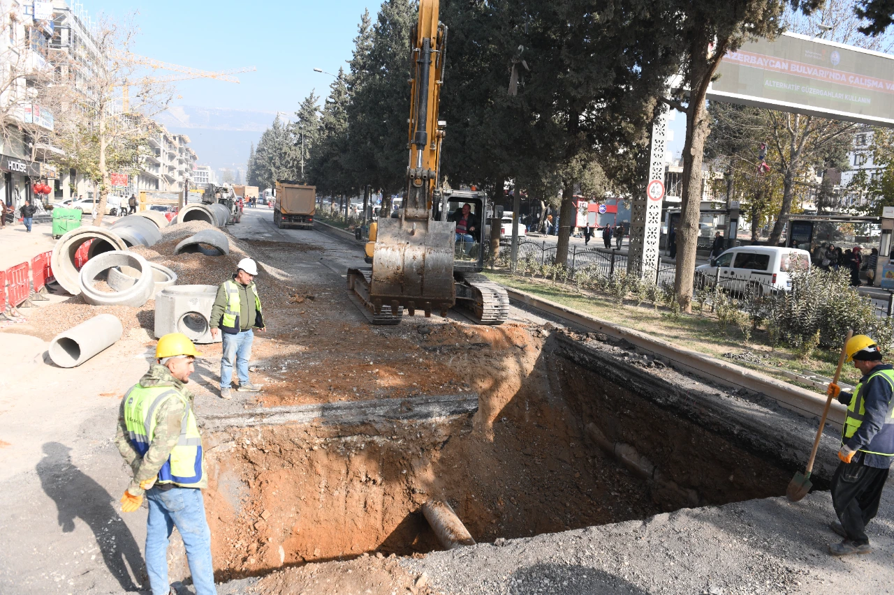 Başkan Fırat Görgel Altyapı Yapılan Yerlerde 50 Yıl Sorun Yaşanmayacak (12)