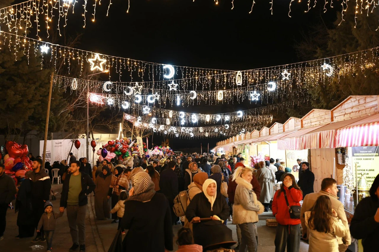 Başkan Toptaş, Ramazan’ın Bereketini Vatandaşlarla Paylaştı (8)