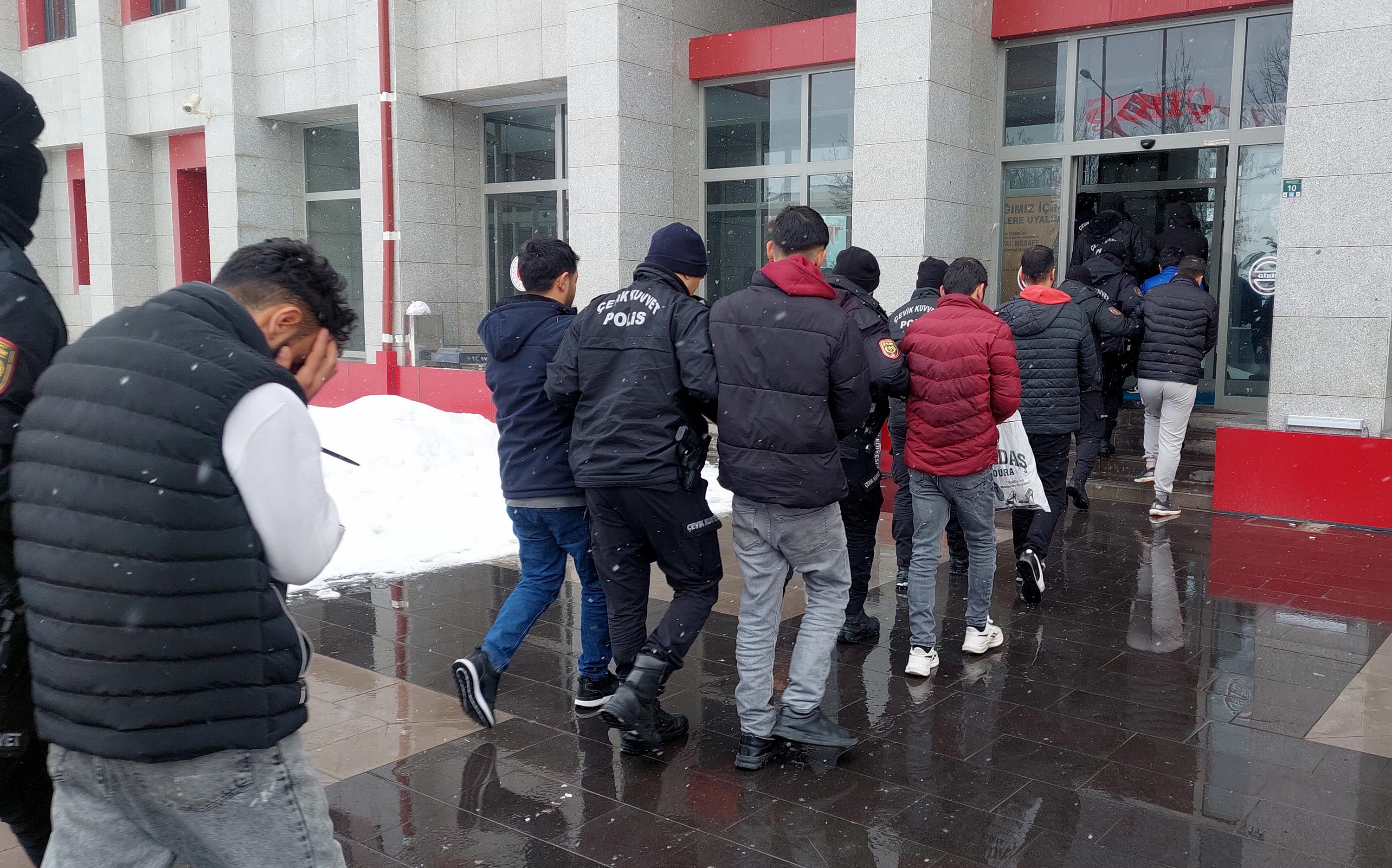 E R Z U R U M M E R K E Z L I 29 I L D E S I B E R D O L A N D I R I 1163290 345542