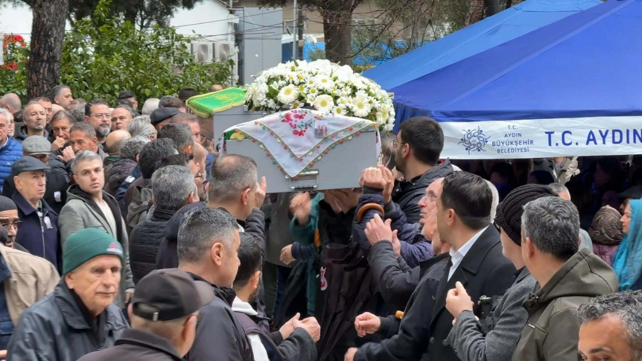 Evlerinde Bıçaklanarak Öldürülen Yaşlı Çift Son Yolculuğuna Uğurlandı (7)