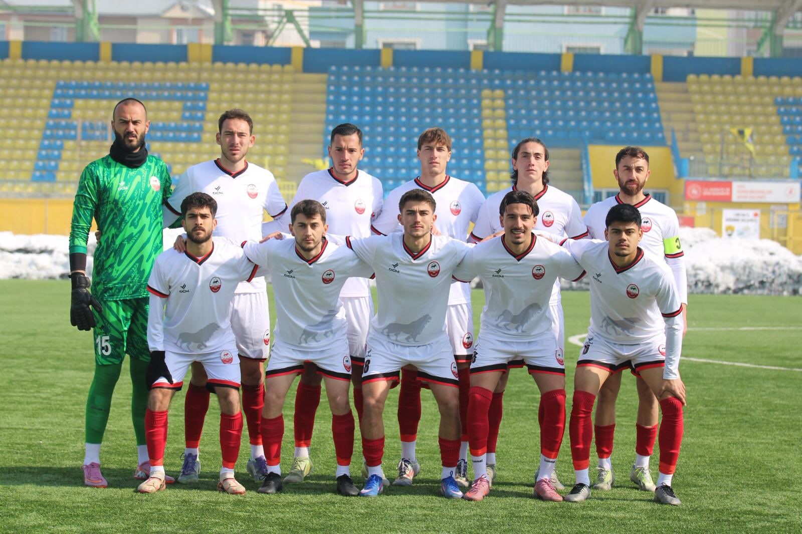 Kahramanmaraşspor lider deplasmanında direndi: 10 kişi kaldı, 1 puanı kaptı