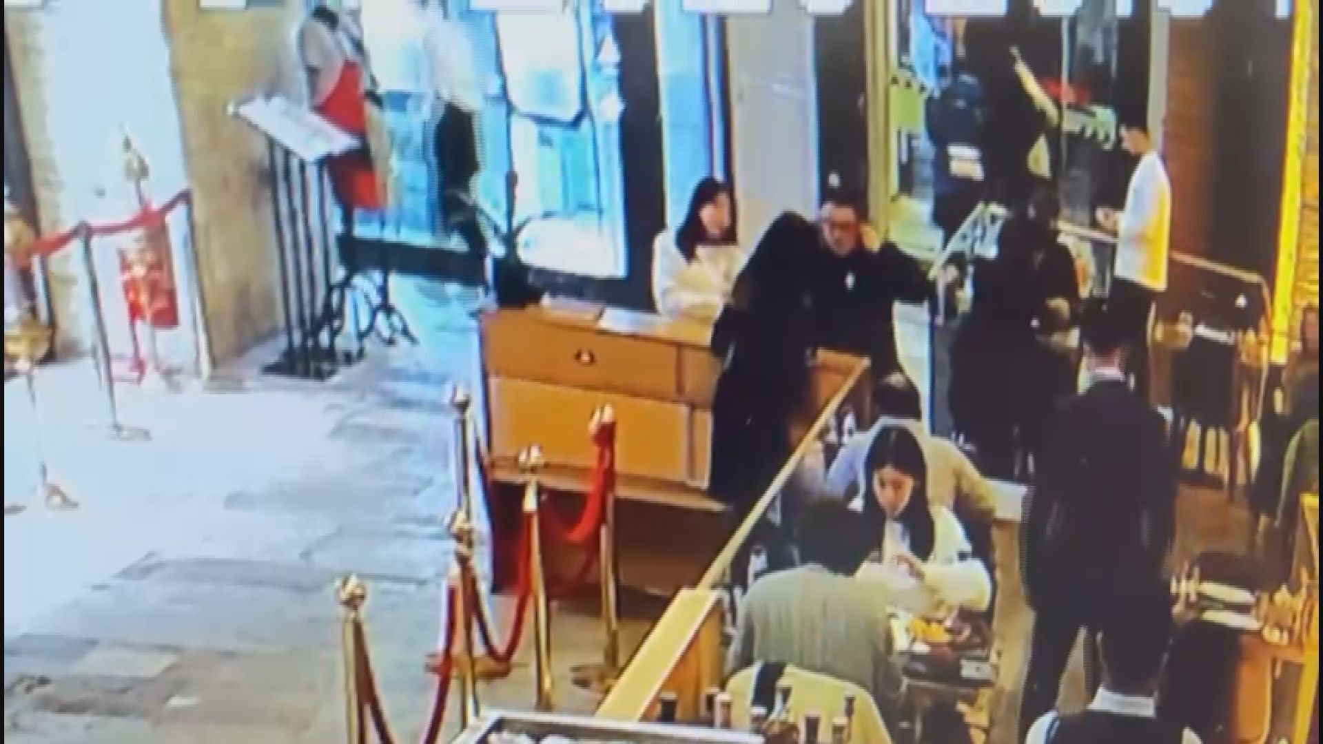 I S T A N B U L C I N L I I S I N S A N I C I N A Y E T I N D E Y 1187574 352862