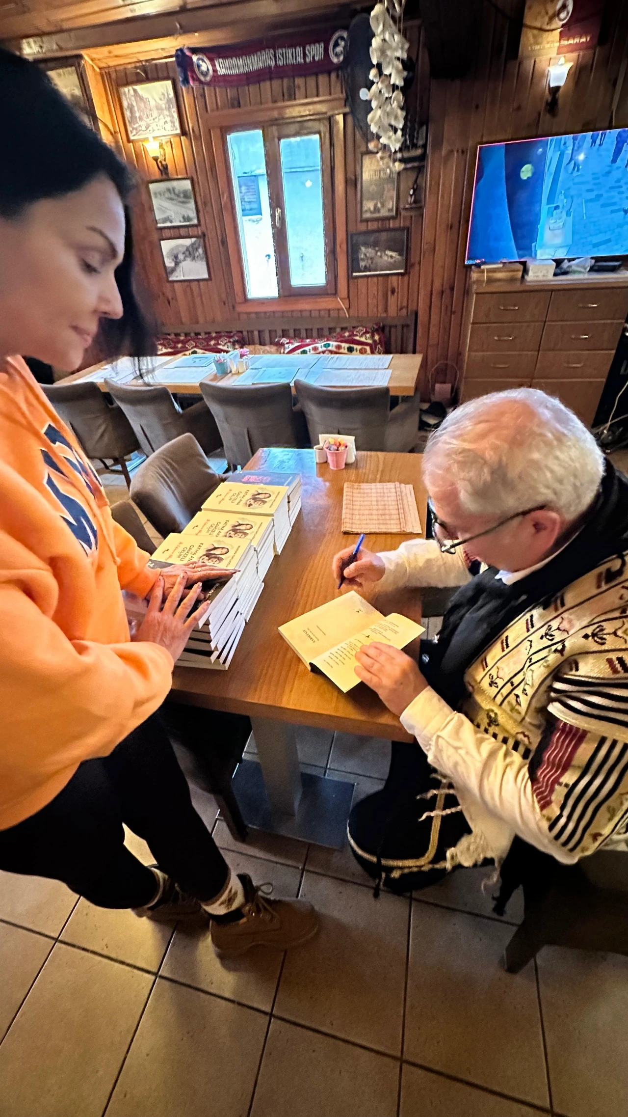 İstanbul’da 12 Yıllık Gelenek Tirşik Günü Kahramanmaraşlıları İstiklal’de Buluşturdu (10)