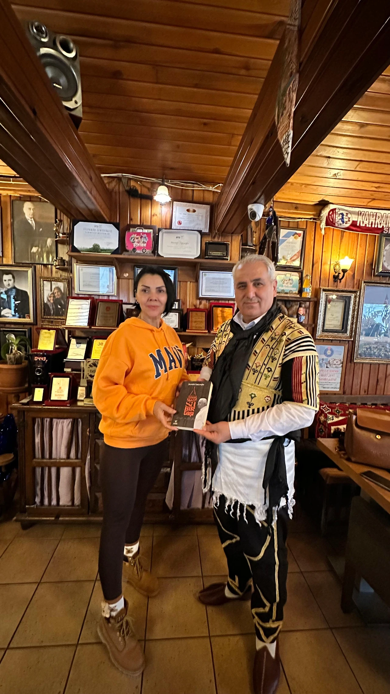 İstanbul’da 12 Yıllık Gelenek Tirşik Günü Kahramanmaraşlıları İstiklal’de Buluşturdu (11)