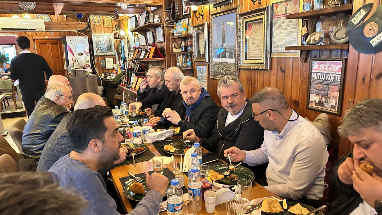 İstanbul’da 12 Yıllık Gelenek Tirşik Günü Kahramanmaraşlıları İstiklal’de Buluşturdu (20)