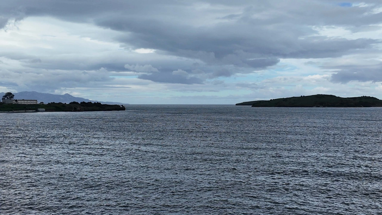 İzmir’de Göçmen Botu Battı 3 Ölü, 4 Kayıp (1)