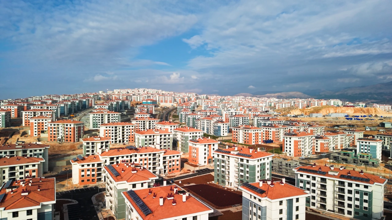 Kahramanmaraş Depreminde Hayatta Kalan Dede Ve Torunun Yeni Hayatı (4)