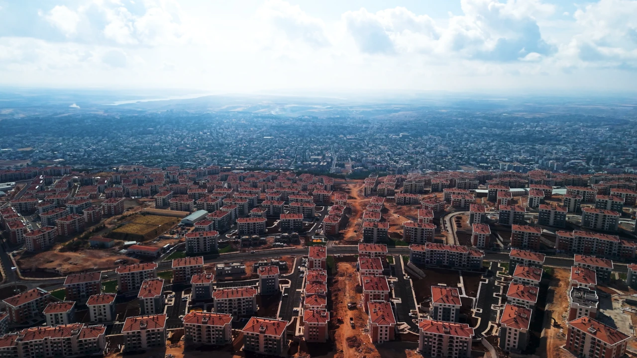 Kahramanmaraş Depreminde Hayatta Kalan Dede Ve Torunun Yeni Hayatı (6)
