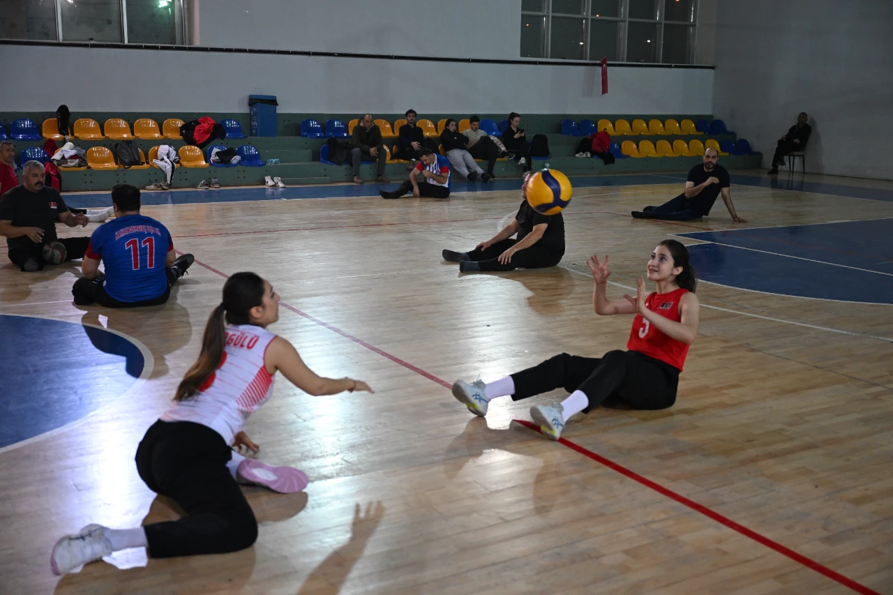 Kahramanmaraş Depreminde Yürüyemez Denmişti, Şimdi Milli Takımda (10)