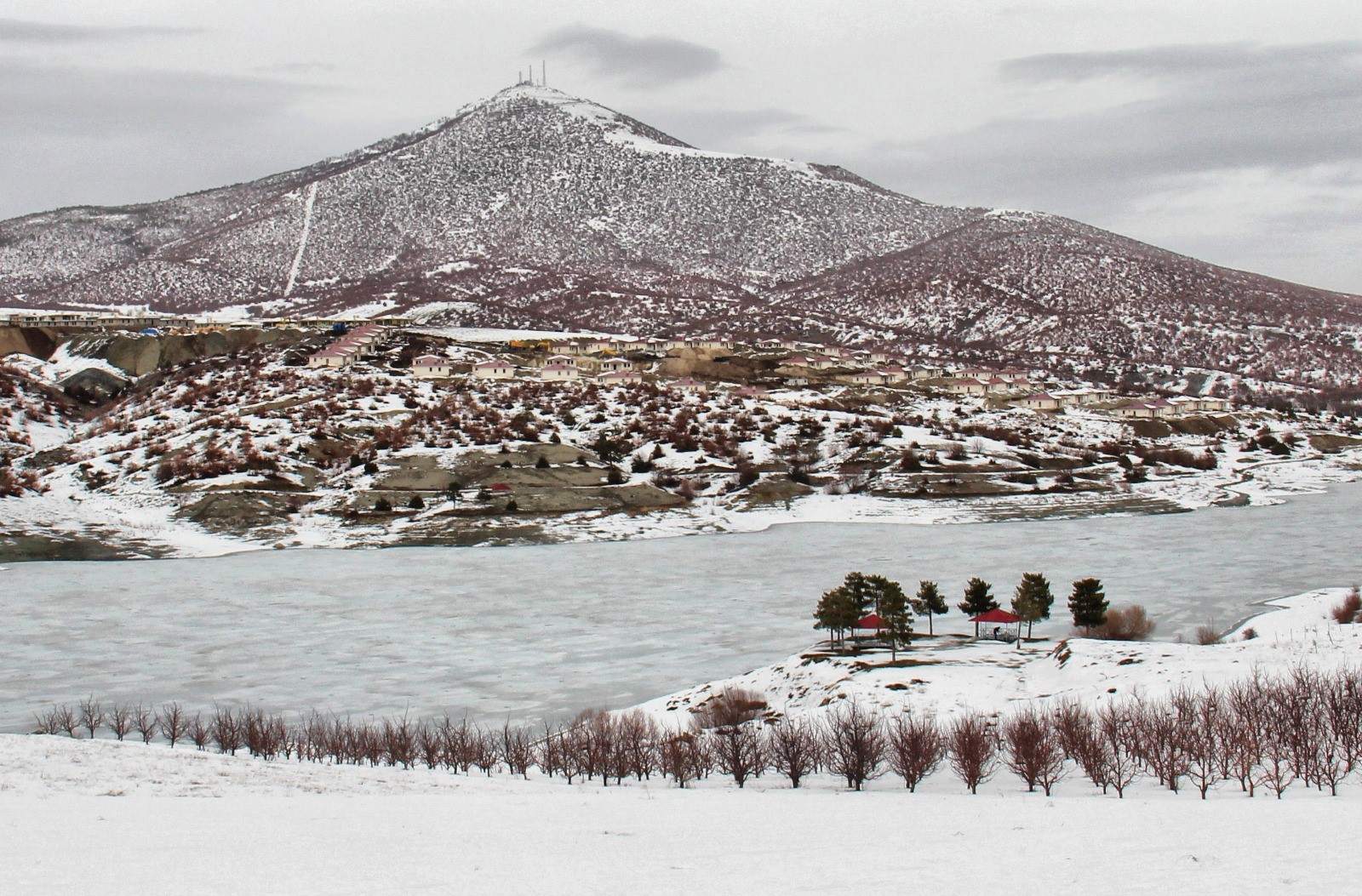 Kahramanmaraş Göksun’da Baraj Ve Göletler Dondu (1)
