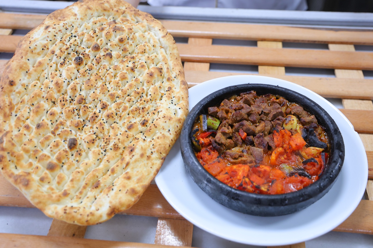 Kahramanmaraş’ın Geleneksel Yemeği Eli Böğründe, Kuzu Etiyle Lezzet Zirvesinde (6)