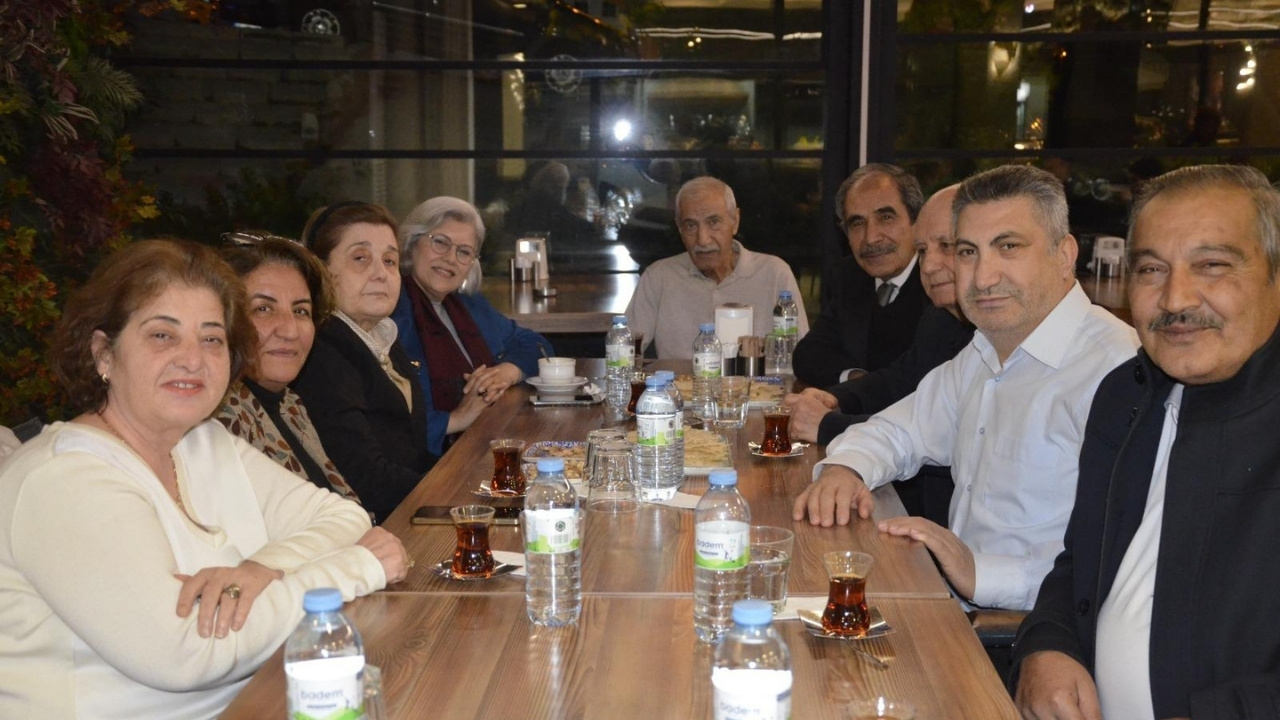 Kahramanmaraş’ta 30 Yıl Sonra Unutulmaz Sınıf Buluşması (1)