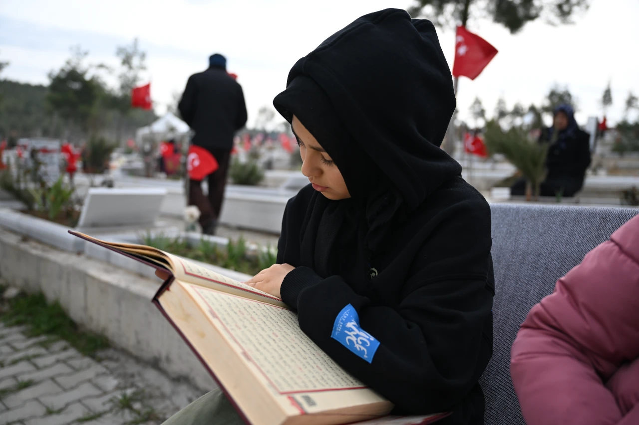 Kahramanmaraş’ta Deprem Şehitlerinin Kabirleri Başında Gözyaşı Ve Dua (5)