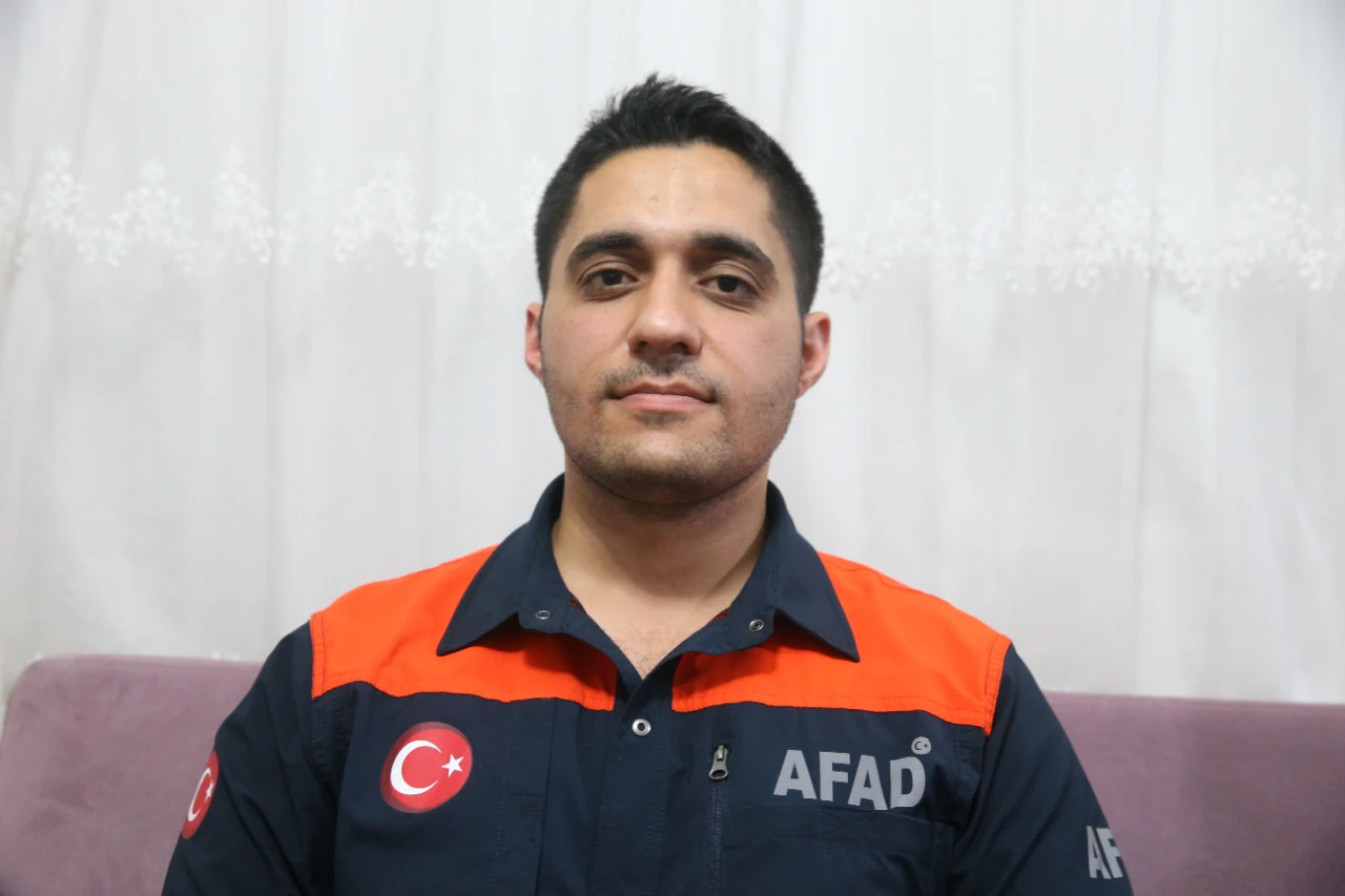 Kahramanmaraş’ta Enkazdan Sağ Çıkan Salih 3 Yıl Sonra Afad Ekibiyle Buluştu (4)