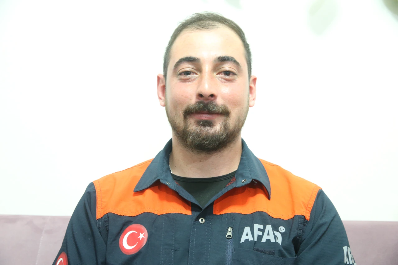 Kahramanmaraş’ta Enkazdan Sağ Çıkan Salih 3 Yıl Sonra Afad Ekibiyle Buluştu (5)
