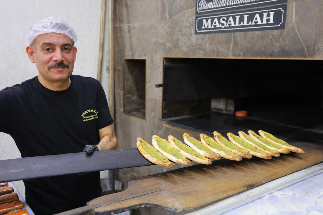 Kahramanmaraş'ta Iftar Sofralarının Gözdesi Fıstıklı Börek (3)