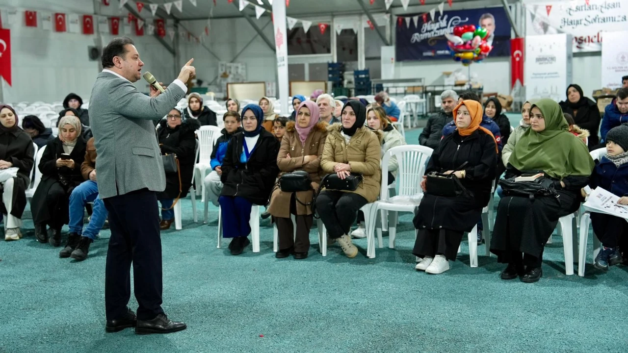 Kahramanmaraş’ta Iftar Sofrası 2 Bin Kişiyi Bir Araya Getirdi (2)