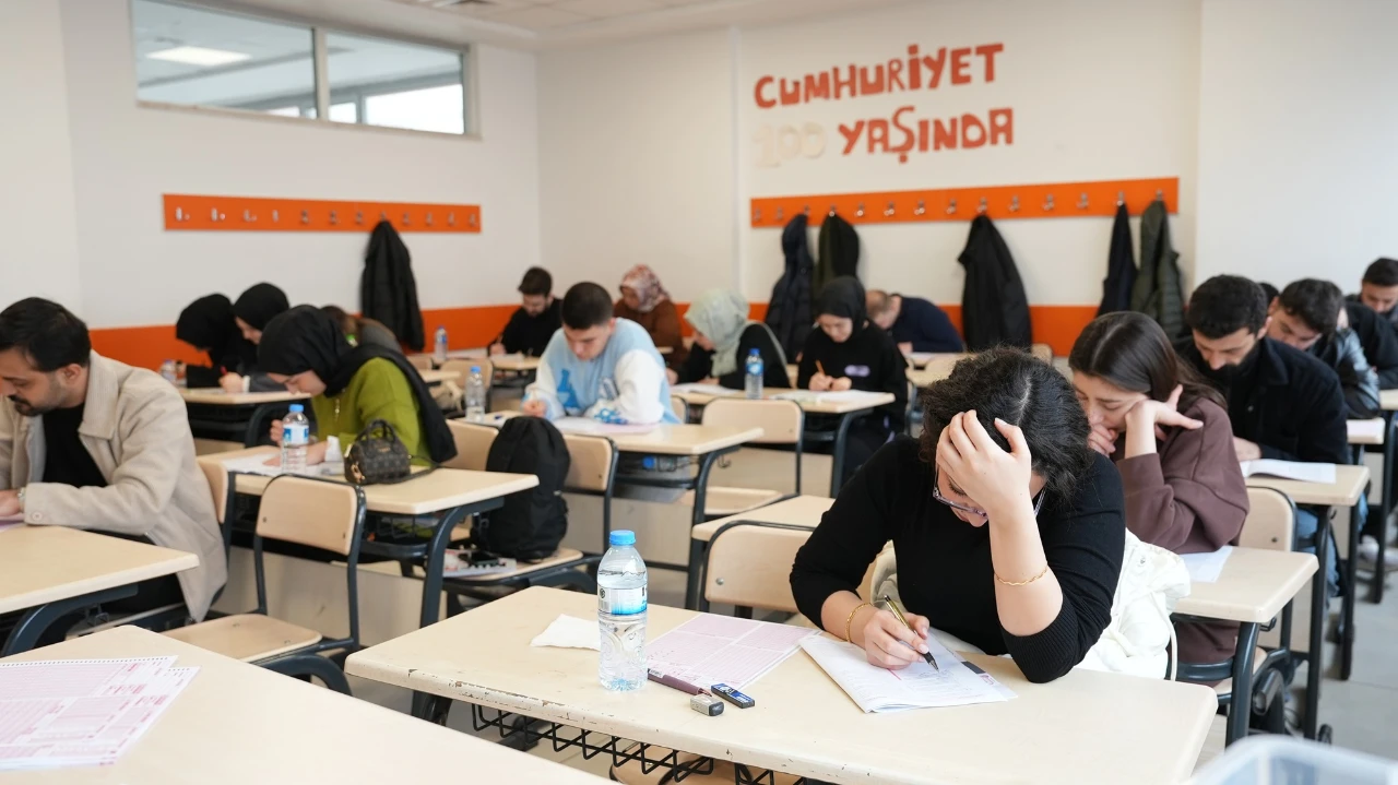 Kahramanmaraş'ta Kpss Hazırlığına Ücretsiz Katkı (7)