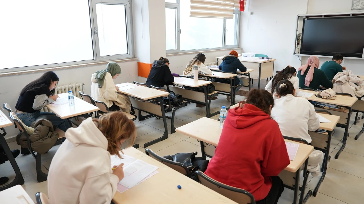 Kahramanmaraş'ta Kpss Hazırlığına Ücretsiz Katkı (8)