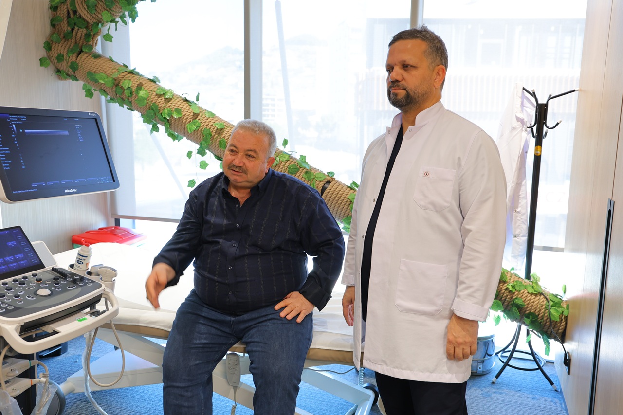 Kahramanmaraş’ta Mucize Gibi Tedavi Tekerlekli Sandalyeyle Geldi, Yürüyerek Çıktı (2)