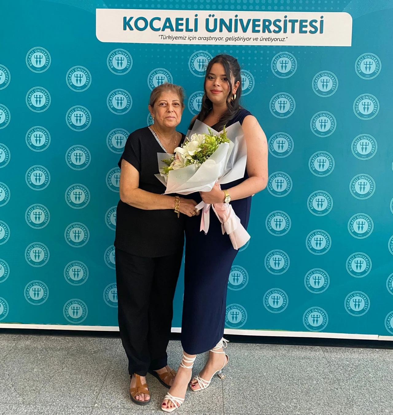 Kızının Karaciğeriyle Hayata Tutunacaktı, Son Anda Mucize Yaşandı (17)