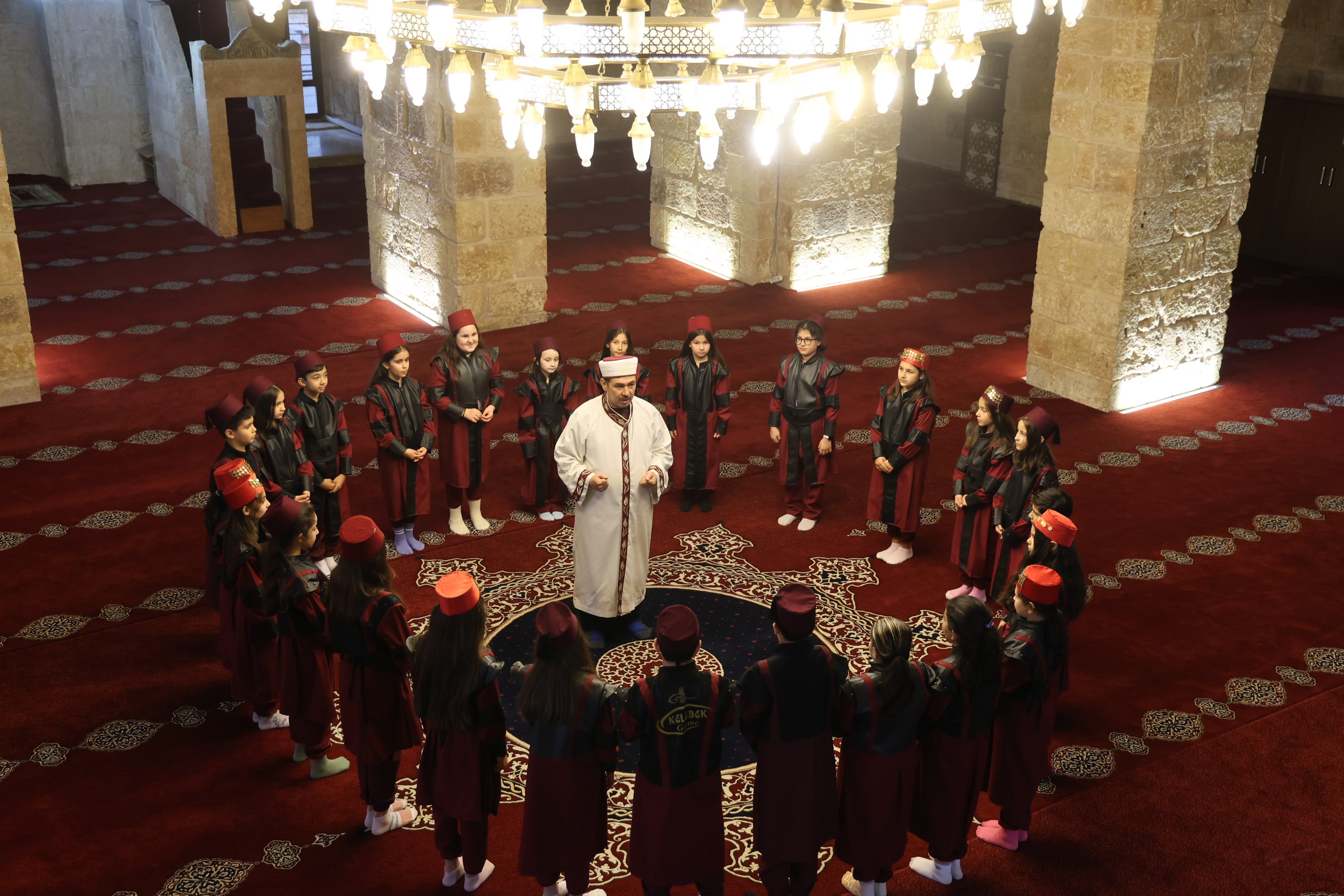 Kozan’da Ramazan Coşkusu Öğrencilerin İlahileriyle Başladı (1)-1