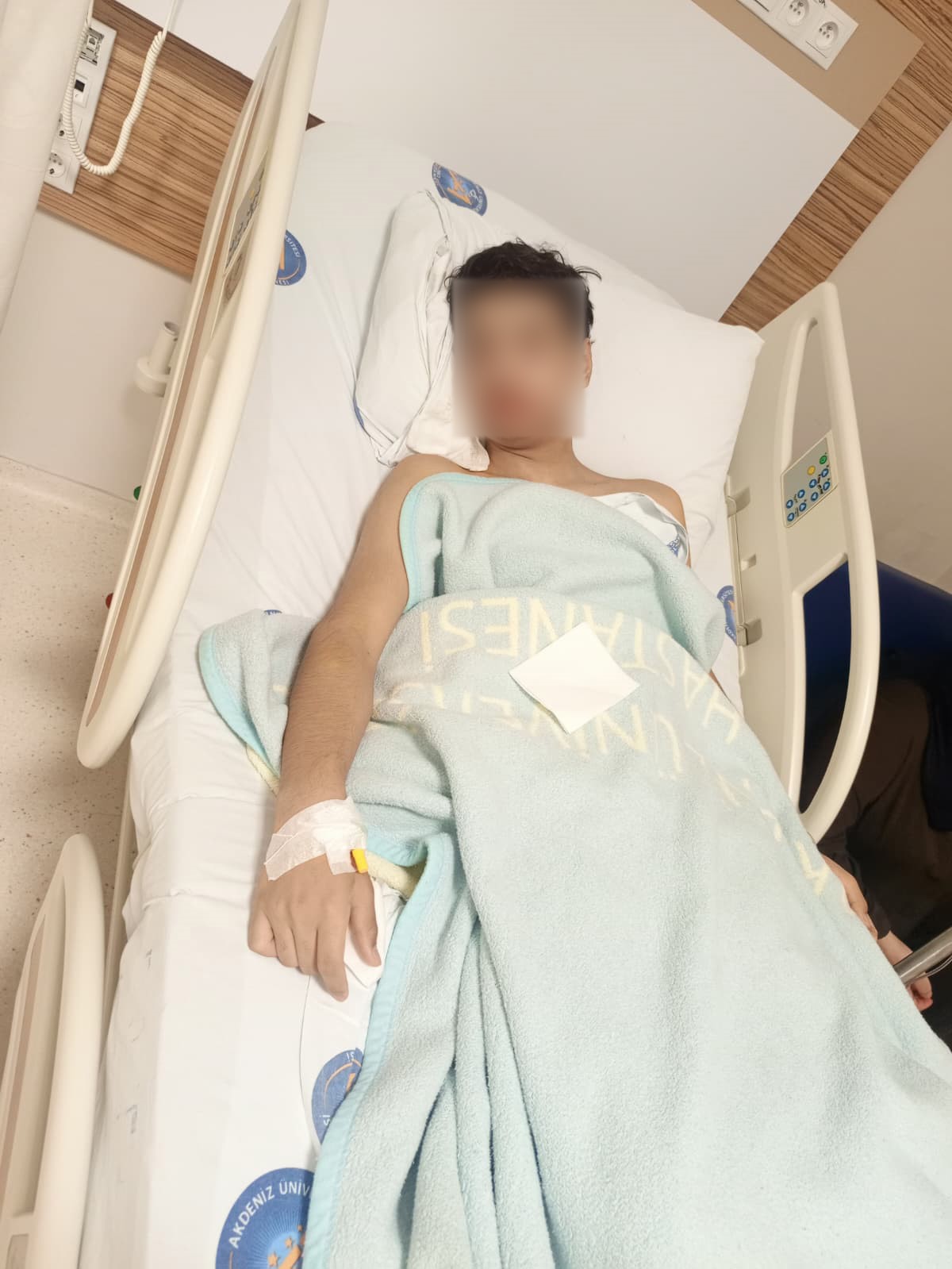 Okulda Akran Zorbalığı Iddiası 15 Yaşındaki Öğrencinin Çenesi Kırıldı (1)-1