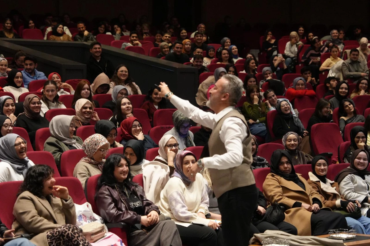 Onikişubat Belediyesi Yks Ve Kpss Kazandıran Taktikler Kampı Büyük Ilgi Gördü (4)