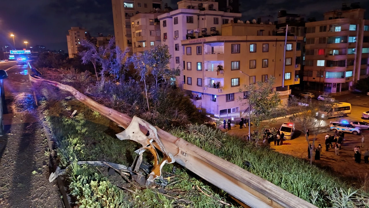 Otomobil Şarampole Yuvarlandı! Anne Yaralı, Oğlu Hayatını Kaybetti (8)