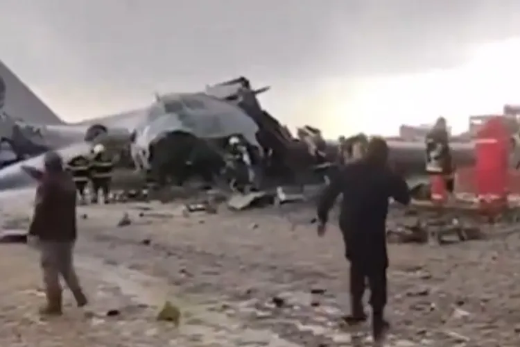 Para taşıyan uçak düştü: 20 Ölü, 16 Yaralı