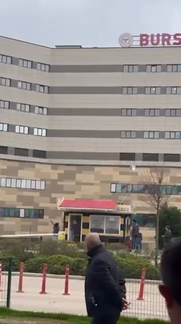 Şehir Hastanesi’nde Taksi Durağında Sinir Krizi1