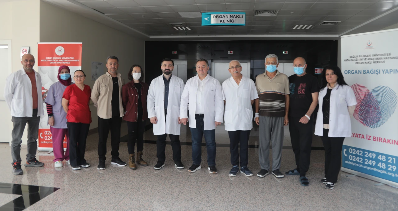 Sevgililer Günü’nde Çiçek Değil, Böbreğini Verdi (3)