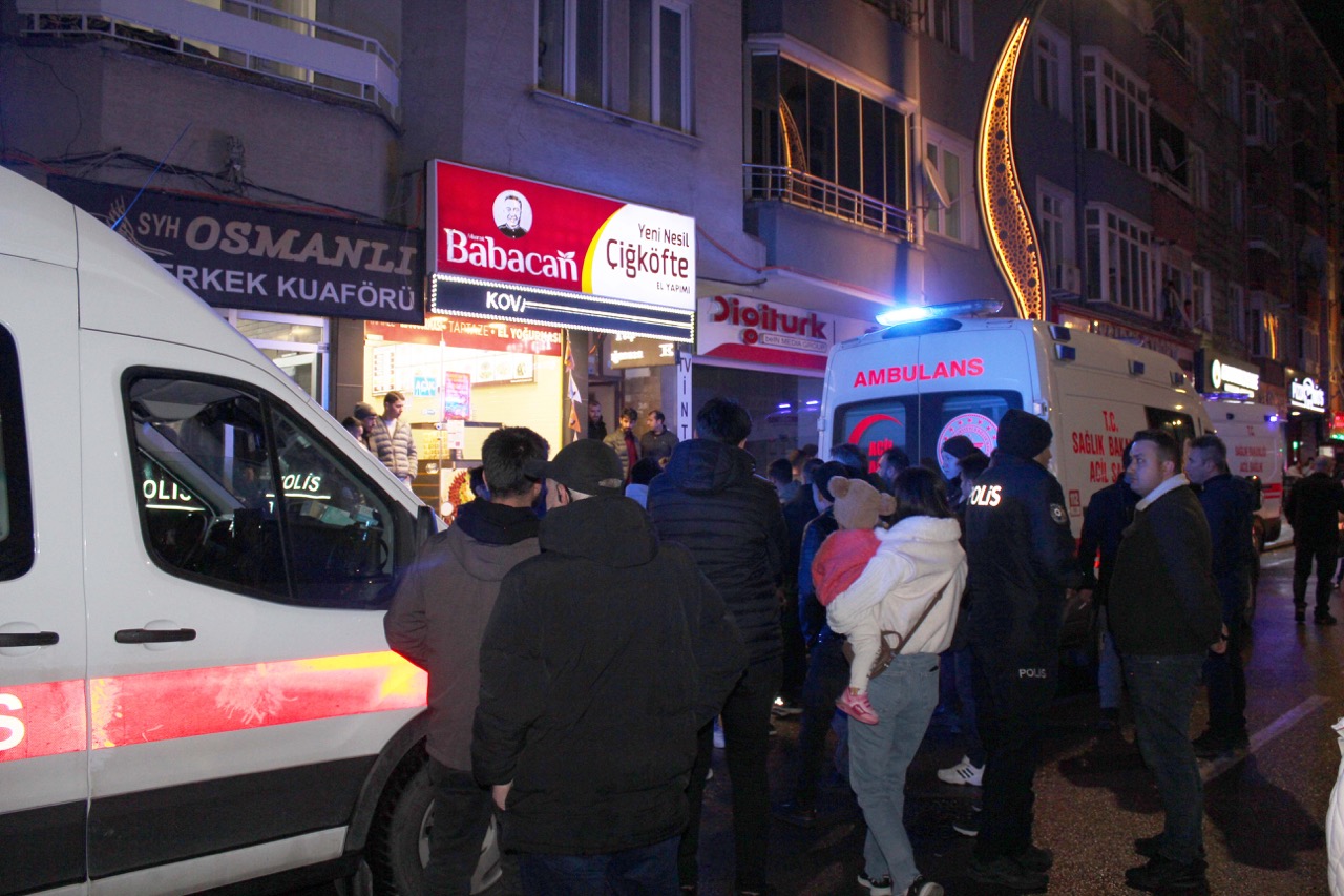 Silah Sesleri Sonrası 2'Si Kadın 3 Kişi Ölü Bulundu Büyük Aksarayda 2Si Kadin 3 Kisi Olu Bulundu 1175586 349208